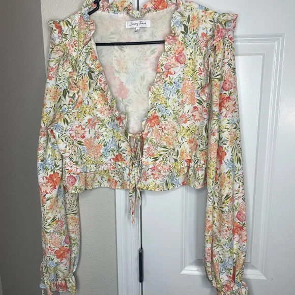 Emory Park Floral Ruffle Tie Front Cropped Blouse Large - Picture 4 of 10